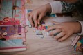 pol_pl_Puzzle-w-walizce-Akademia-tanca-100-elementow-6-Made-in-France-Janod-7544_13.jpg