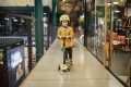 pol_pl_SCOOTANDRIDE-Highwaykick-3-LED-Hulajnoga-skladana-ze-swiecacymi-kolkami-3-Lemon-5837_20.jpg